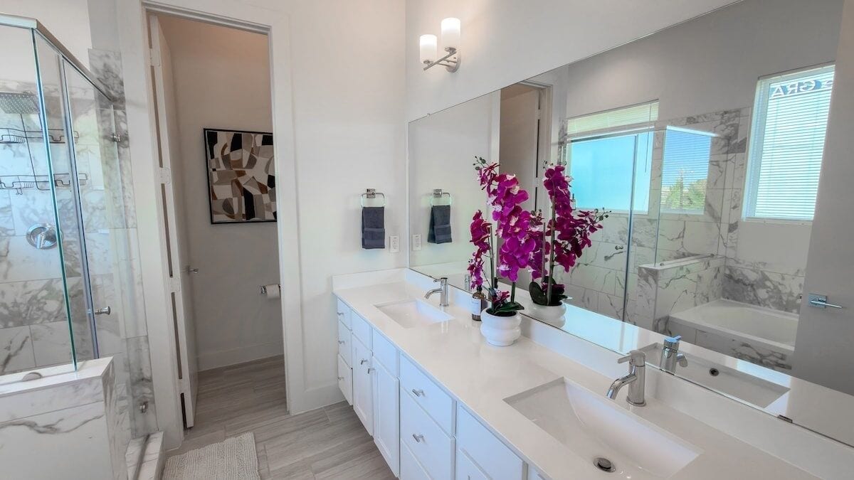 Hair dryer, towels
