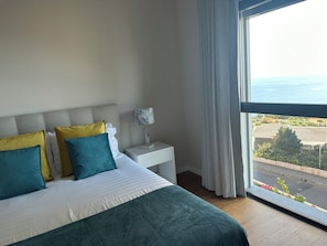 Bügeleisen/Bügelbrett, Reisekinderbett, WLAN, Bettwäsche