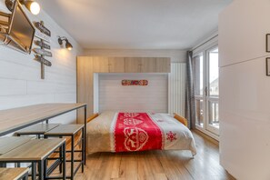 Een strijkplank/strijkijzer