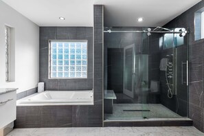 Shower, hair dryer, towels - Azure Palms at Deepwell – Luxury Pool Retreat (Palm Springs)