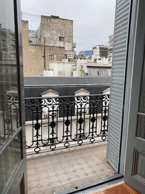 Comfort Apartment, Multiple Beds, Balcony | Balcony - NatyHouse (Buenos Aires)