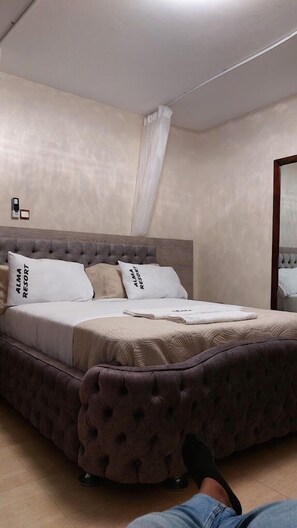 Wifi gratis y ropa de cama 
