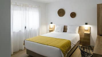 2 bedrooms, internet, bed sheets