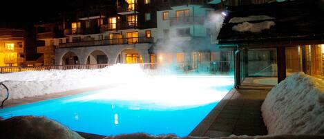 Piscine extérieure, piscine chauffée