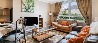 Free Parking | Central | Sleeps 6 | Great Location