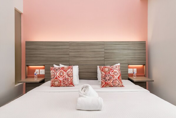 Caja de seguridad en la habitación y escritorio 