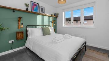 Skrivebord, strygejern/strygebræt, Wi-Fi, sengetøj