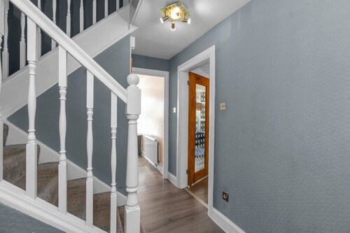 Free Parking | Central | Sleeps 7 | 3 Bedrooms