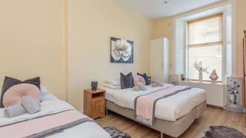 Bureau, fer et planche Ă repasser, Wi-Fi, draps fournis