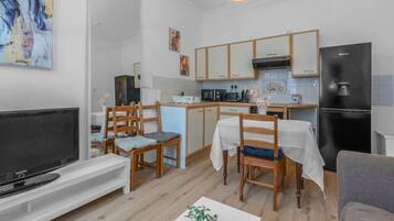 Kjøleskap, mikrobølgeovn, ovn og brødrister