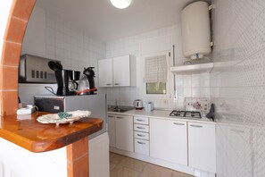 Fridge, microwave, dishwasher, coffee/tea maker - WELCS APARTMENT 296 EMP with swimming pool (Empuriabrava)