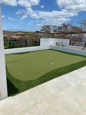 Property grounds - Oceanview Rooftop/Cozy studio with designated working area (Coco)