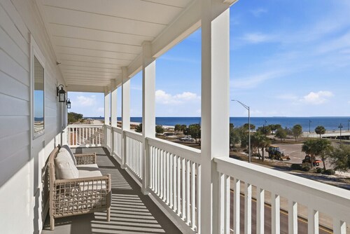 Couples Escape - Water View - King Bed - Pets Allowed