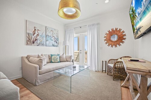 Beach Access Condo - Walk to Downtown - Pets Welcome w/ Fee
