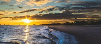 Pass Christian 3BR Townhome - Pool - Sleeps 7- Pet Friendly