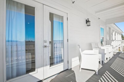 Extended Stay Friendly-Full Kitchen & Laundry