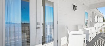 Extended Stay Friendly-Full Kitchen & Laundry