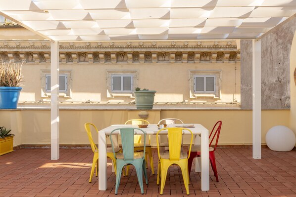 Luksuskattohuoneisto, kaupunkinäköala | Terassi/patio