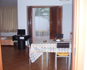 Fer et planche à repasser, Wi-Fi, draps fournis