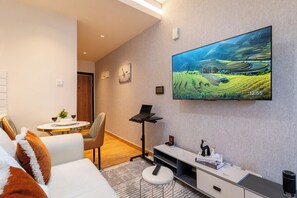 Apartment, Pool View | Living area