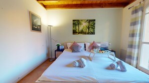 2 bedrooms, iron/ironing board, free WiFi, bed sheets - Borgo Torchio F1 By Bookinggardalake (Manerba del Garda)