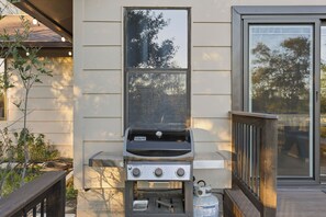Terrace/patio - Luxe 5BR w/ New Pool, Hot Tub & Game Room (Austin)