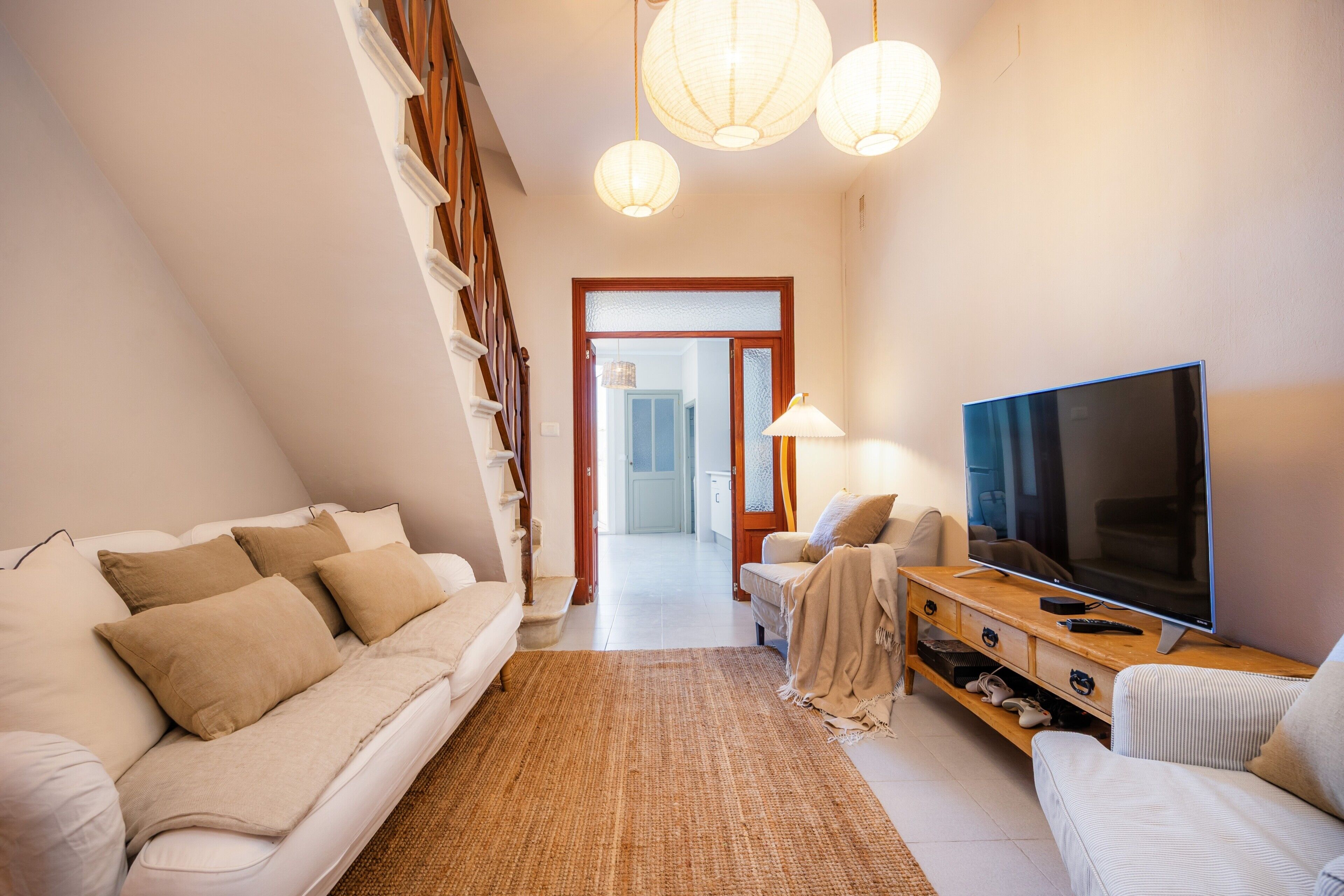 TV, fireplace, video games