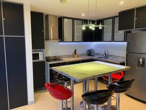 Private kitchen - Aparment, 2 bedrooms, direct access to the sea (La Boquilla)