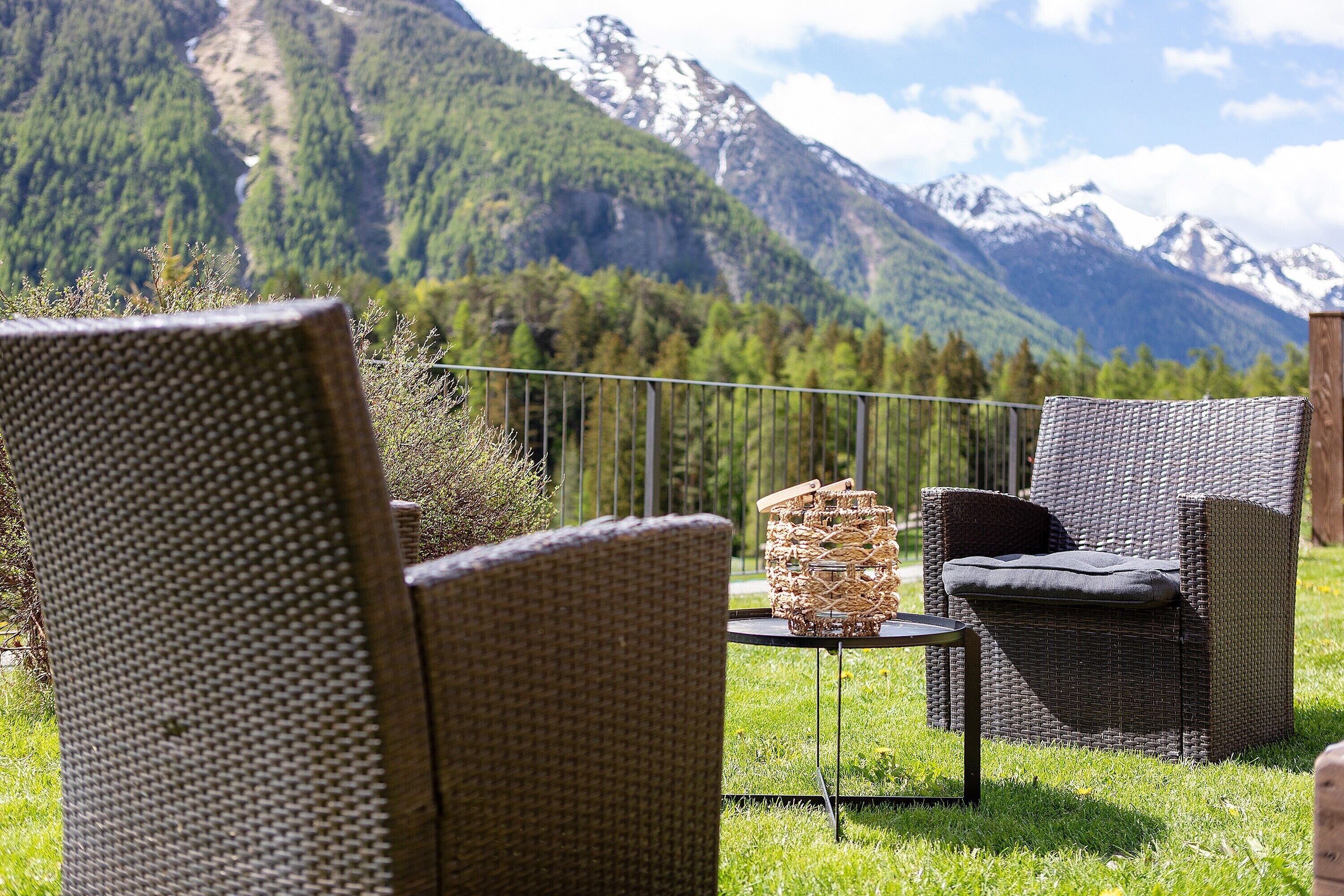 Property grounds. Apartment 'Il Rododentro' with Lake View, Balcony and Wi-Fi
