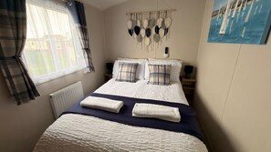 3 bedrooms, iron/ironing board, free WiFi, bed sheets - Ingoldmells - Ingoldale Park, Fantasy Island (Skegness)