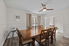 Dining - Dublin Blue Haven - Home for 12 (Columbus)