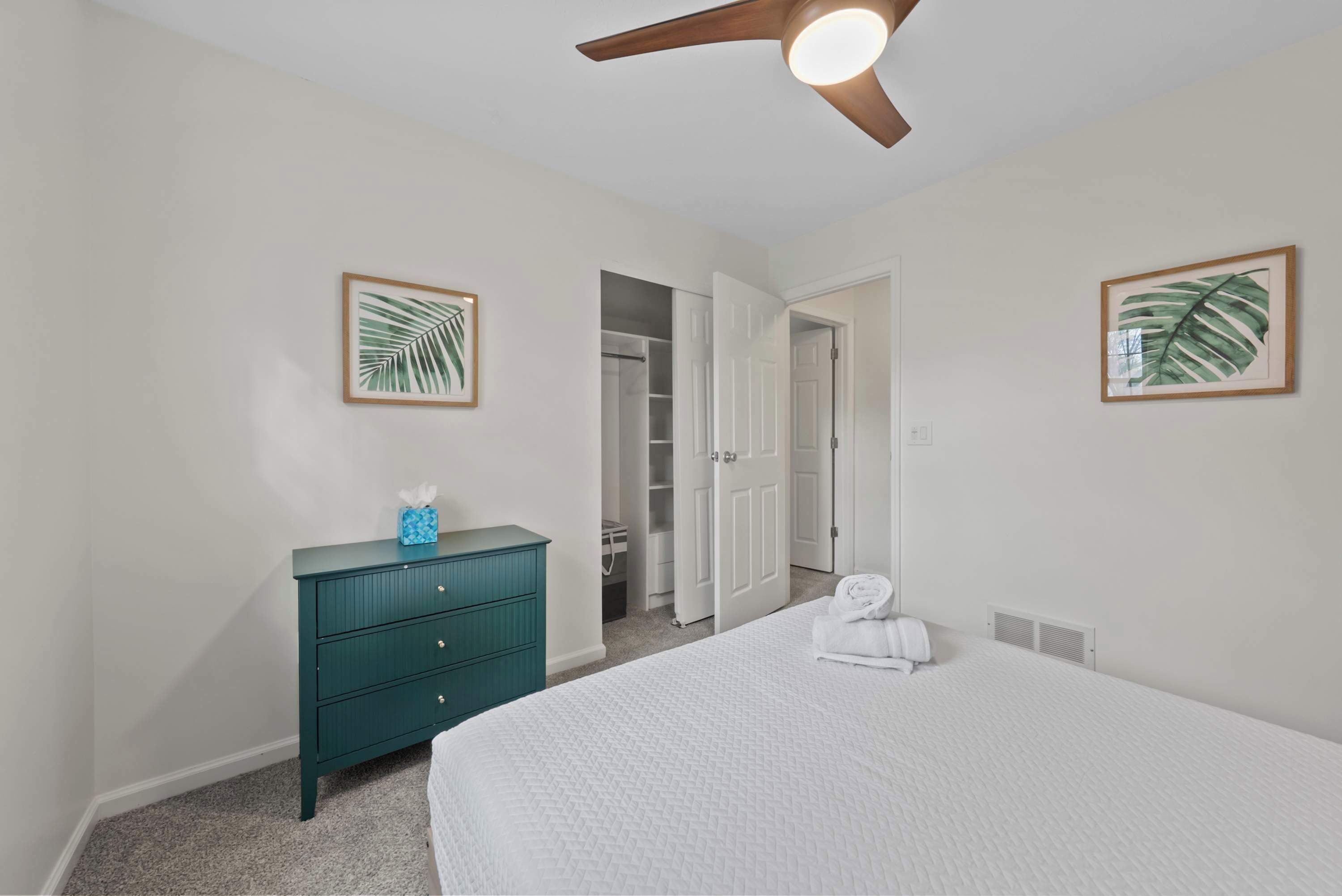 5 habitaciones, escritorio, tabla de planchar con plancha y wifi 