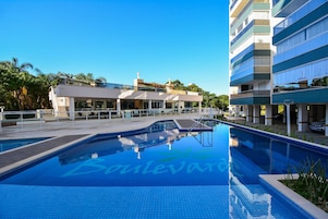 Apartamento | Piscina | Una piscina al aire libre
