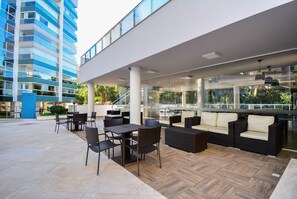 Apartment | Outdoor dining