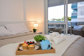 Apartment | Blackout drapes, free WiFi - Boulevard Praia de Palmas a 400m do Mar (Gov. Celso Ramos)