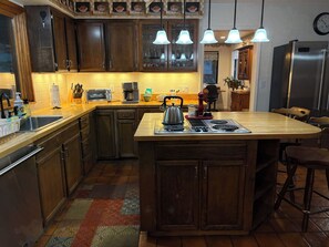 Private kitchen - Beautiful 4-bedroom house in Medford perfect for your getaway. (Medford)