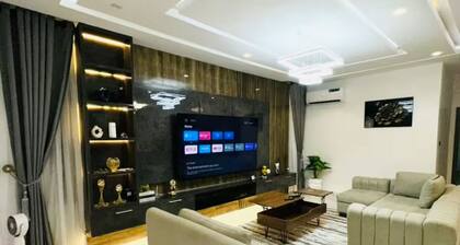 Lux 3BR|Hot tub|PS5|24Hpower|
Wifi|SmartTV security