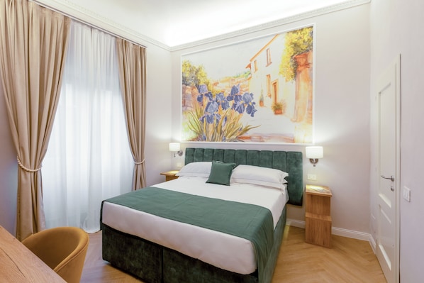 In-room safe, desk, blackout drapes, free WiFi - Hotel Settefiori (Florence)