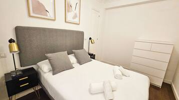 Basic Apartment | Living area