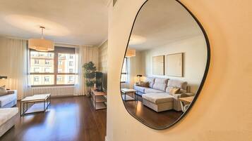 Basic Apartment | Living area