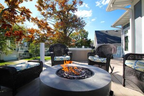 Terrace/patio - Beach House with Hot Tub and Golf Cart (South Haven)