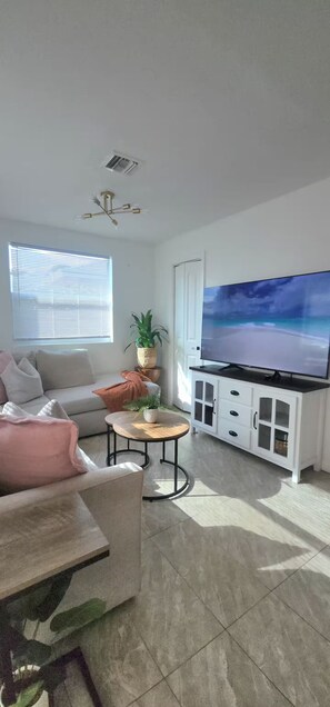 Living area - Pool Home Close to DT WPB, PB Island, & The Beach! (West Palm Beach)