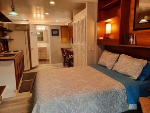 Wi-Fi, draps fournis, accès pour personnes à mobilité réduite