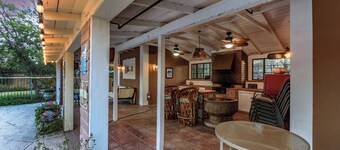 Pet-Friendly Casa Sol • Relaxing Sonoran Desert Stay