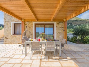 Outdoor dining - VILLA AURA SCOPELLO  with sea view and swimming pool (Scopello)