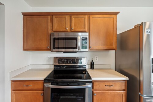 3-bedroom house in fantastic North Durham with cool AC and comfort