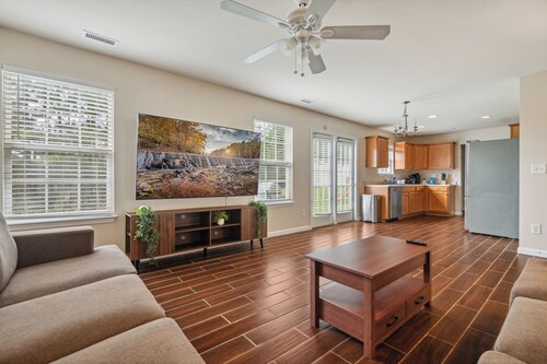 3-bedroom house in fantastic North Durham with cool AC and comfort