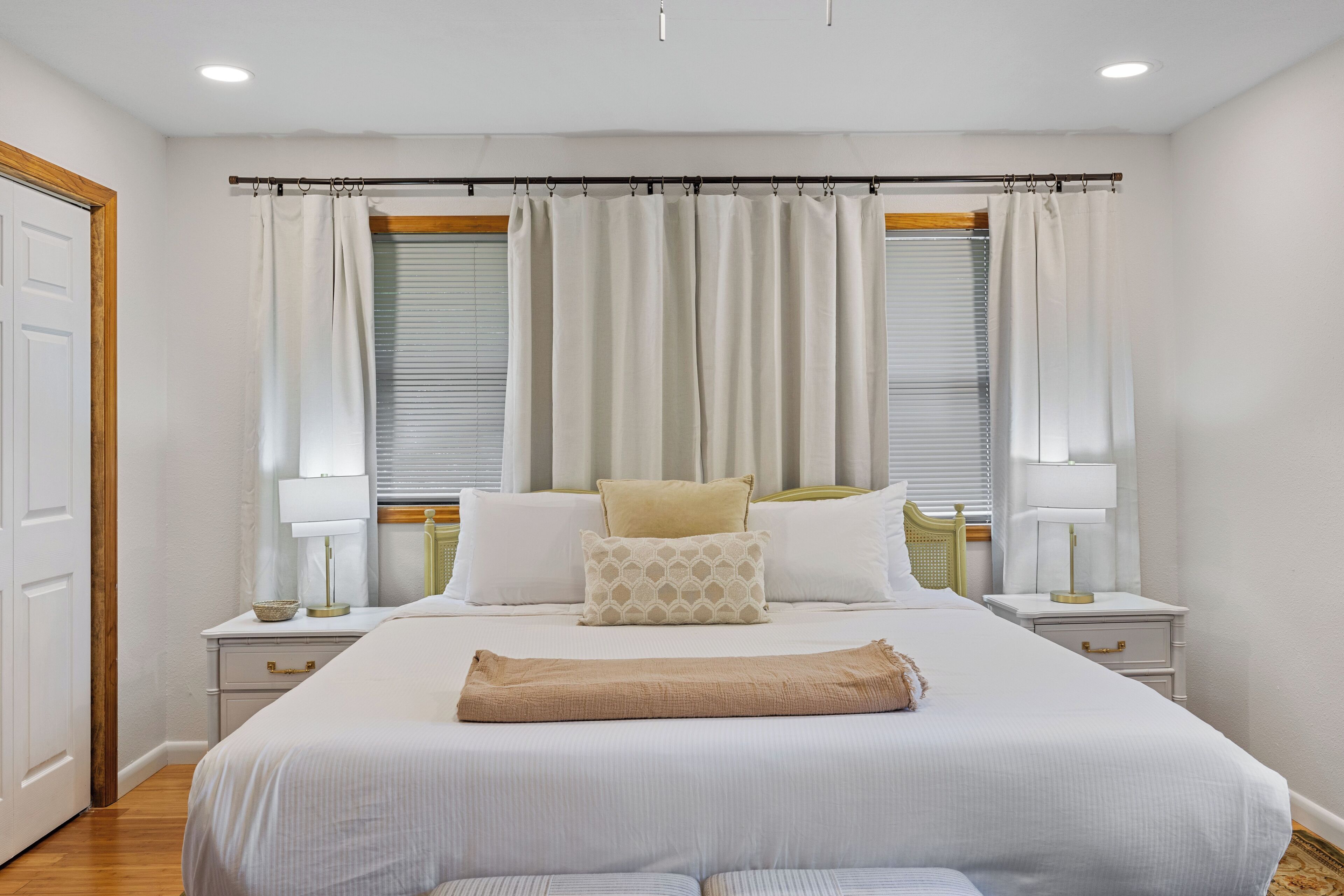 Bügeleisen/Bügelbrett, WLAN, Bettwäsche