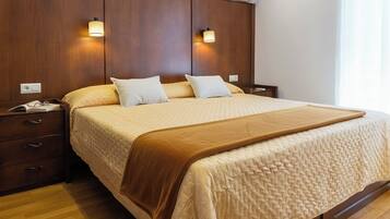 Fer et planche Ă repasser, lit parapluie, Wi-Fi gratuit, draps fournis