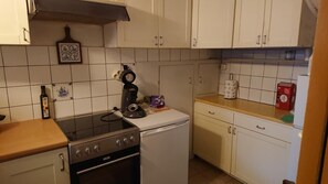 Fridge, microwave, oven, coffee/tea maker - Apartment Orchideenzauber (Esch)